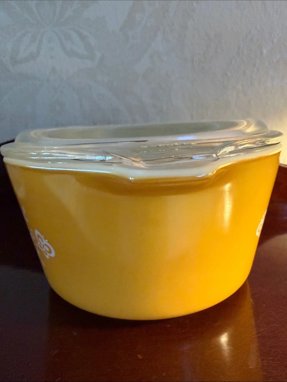 Vintage Pyrex 1 Qt Round Covered Casserole, Butterfly Gold (Corelle)